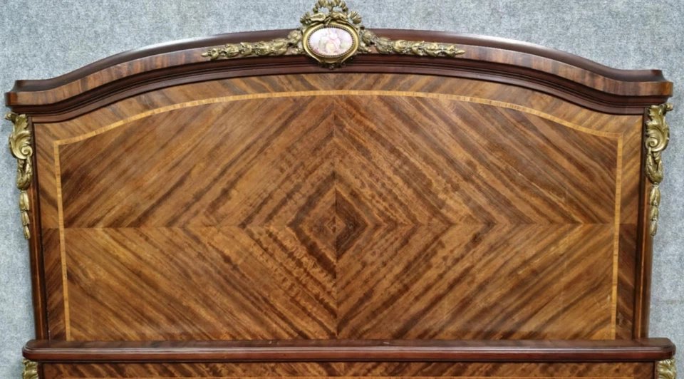 Louis XVI Style Centre Bed In Speckled Mahogany And Gilded Bronzes Circa 1880-photo-2