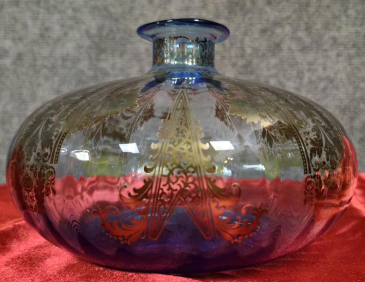 Vase pansu en cristal a décors mordorés époque Art Nouveau 