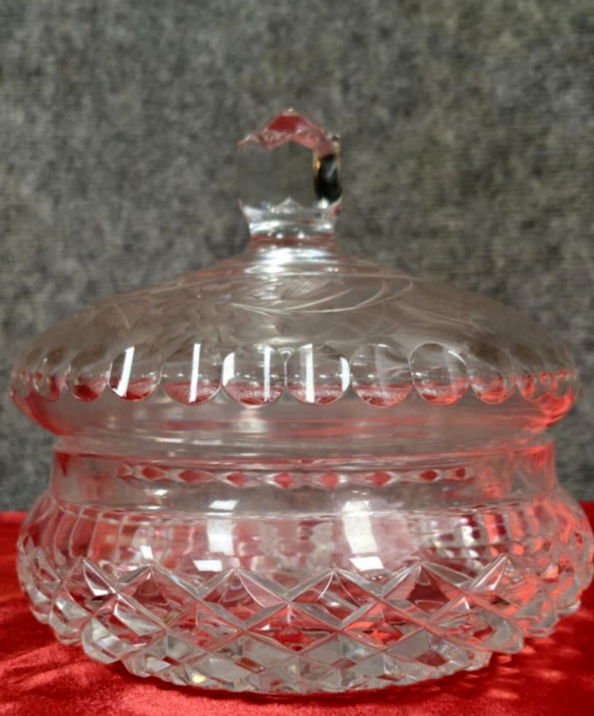 Bomboniére en cristal ciselé  