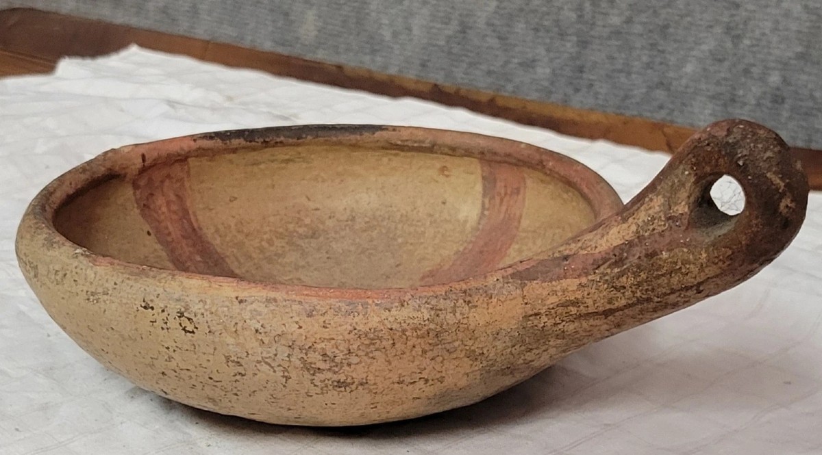 Poterie traditionnelle kabyle / berbère en terre cuite ornée de motifs époque XIXème-XXème (3)