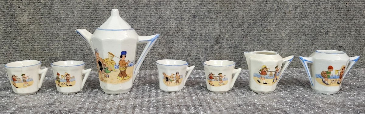 1950s Dinette - Porcelain, Germaine Bouret Style, Children's Decor (b) 