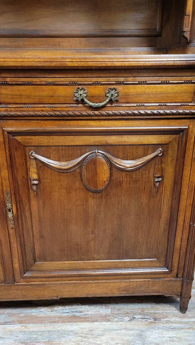 Buffet a deux corps style Louis XVI en noyer massif -photo-7