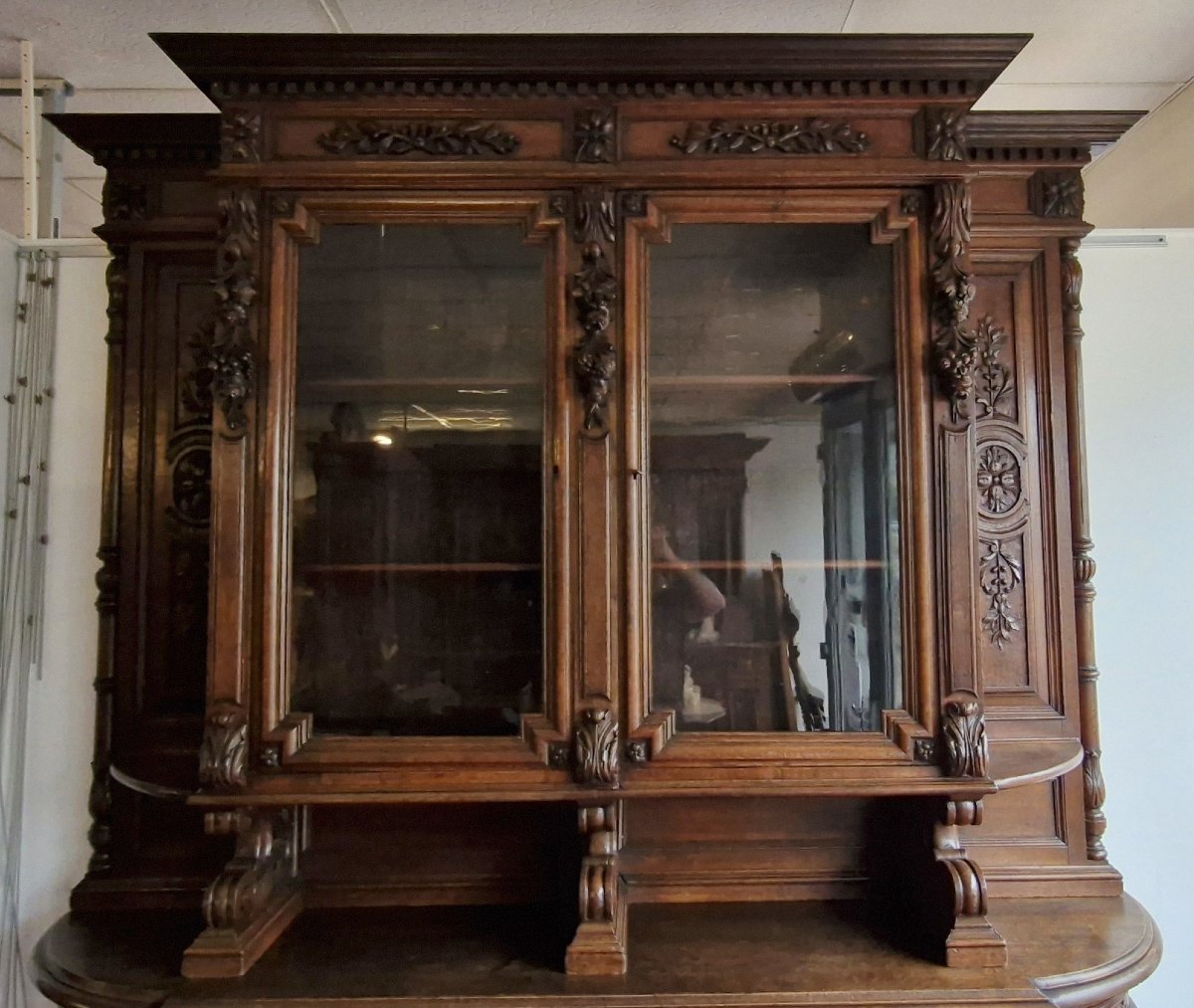 Very Important Renaissance Style Chateau Library Buffet In Solid Oak -photo-4