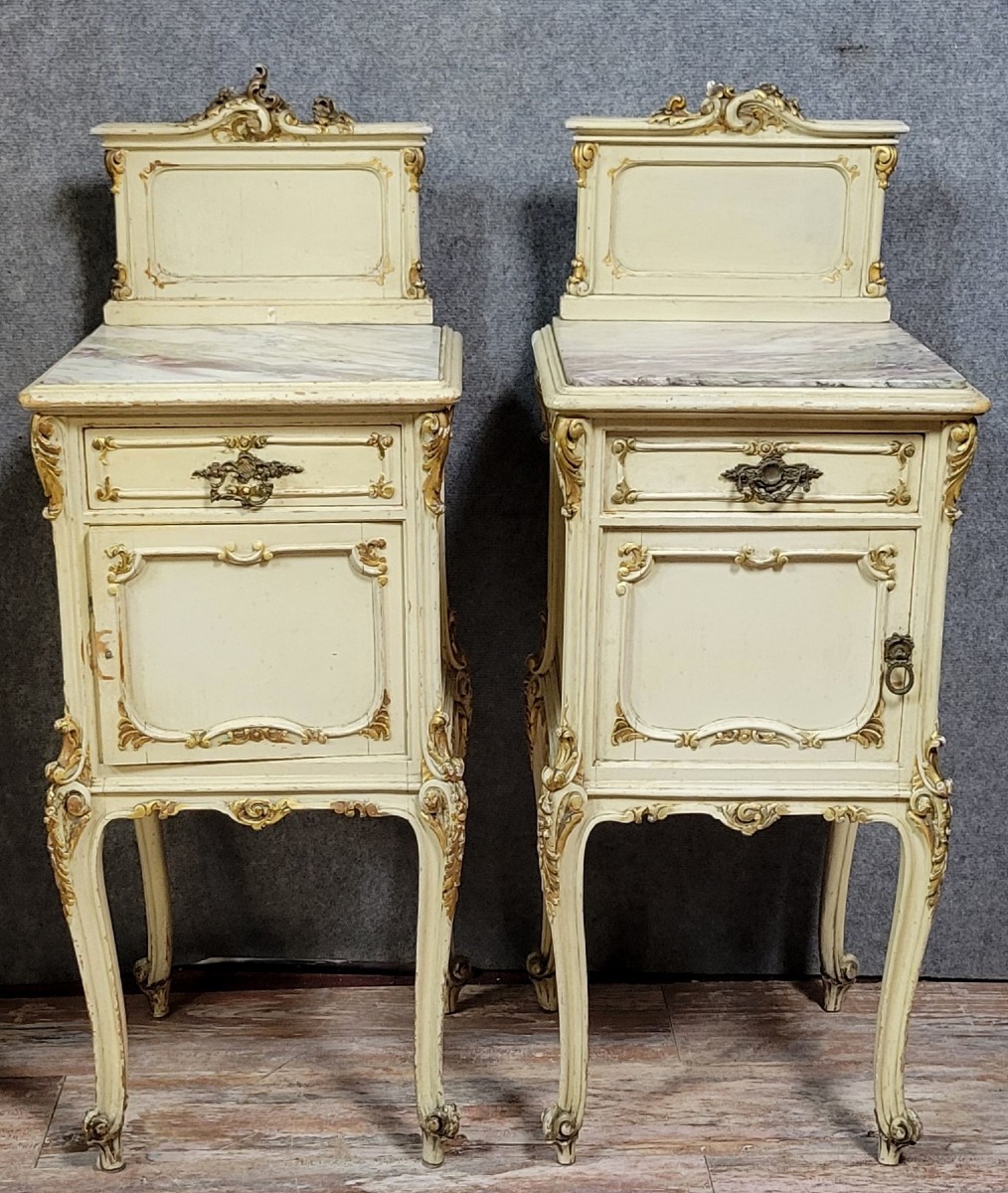 Pair Of Venetian Bedside Tables In Louis XV Baroque Style In Lacquered And Gilded Wood / Signed 