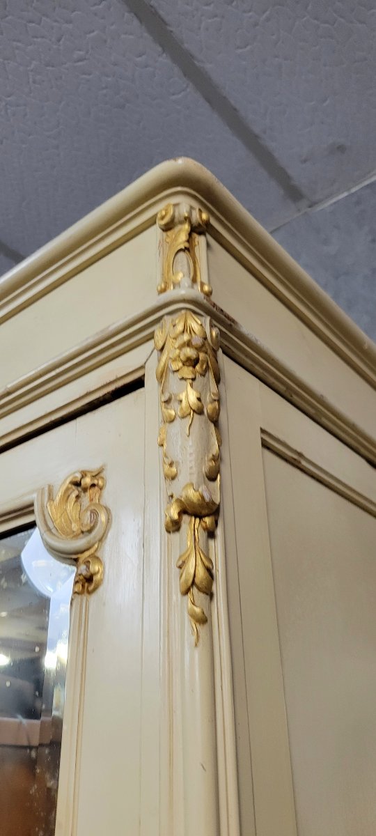 Armoire Venitienne style Louis XV baroque estampillée en bois laqué et doré -photo-4