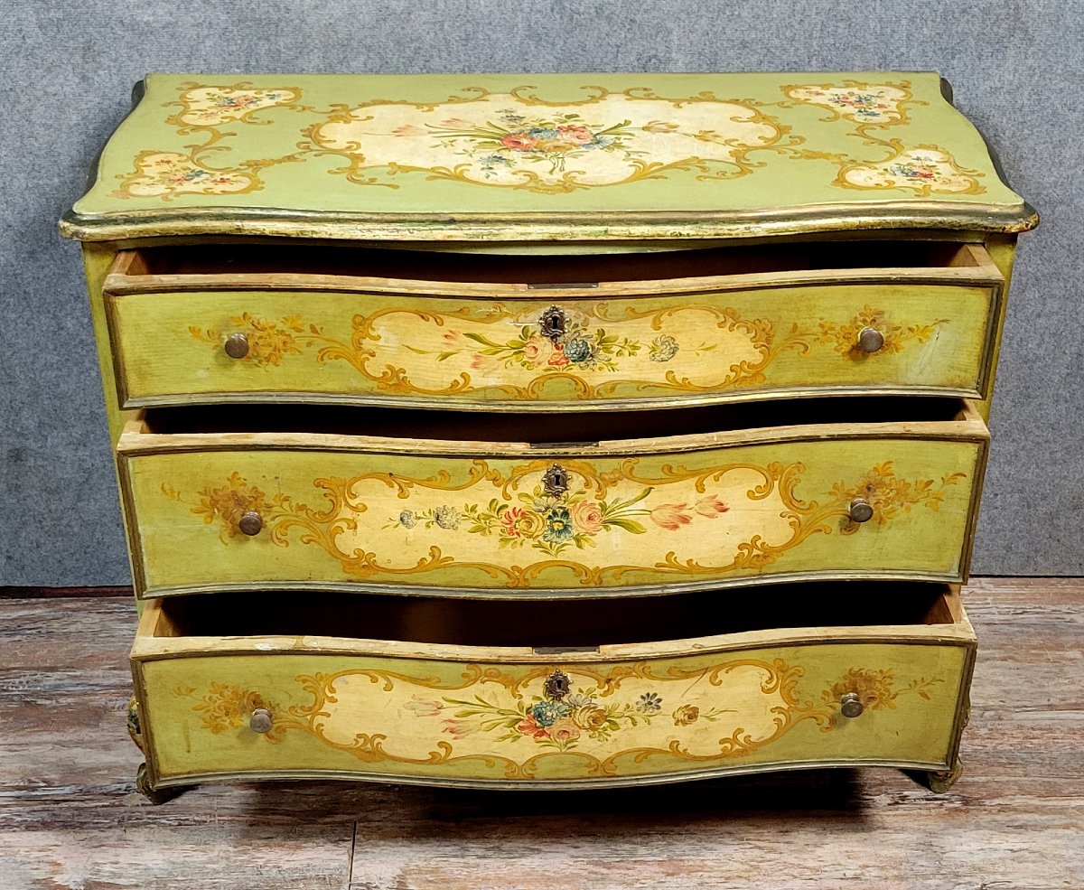 Commode Venitienne galbée style Louis XV baroque en bois laqué et peint -photo-6