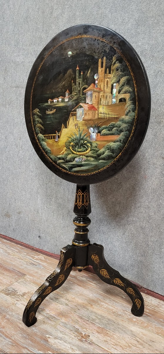 Guéridon époque Napoléon III en laque noir