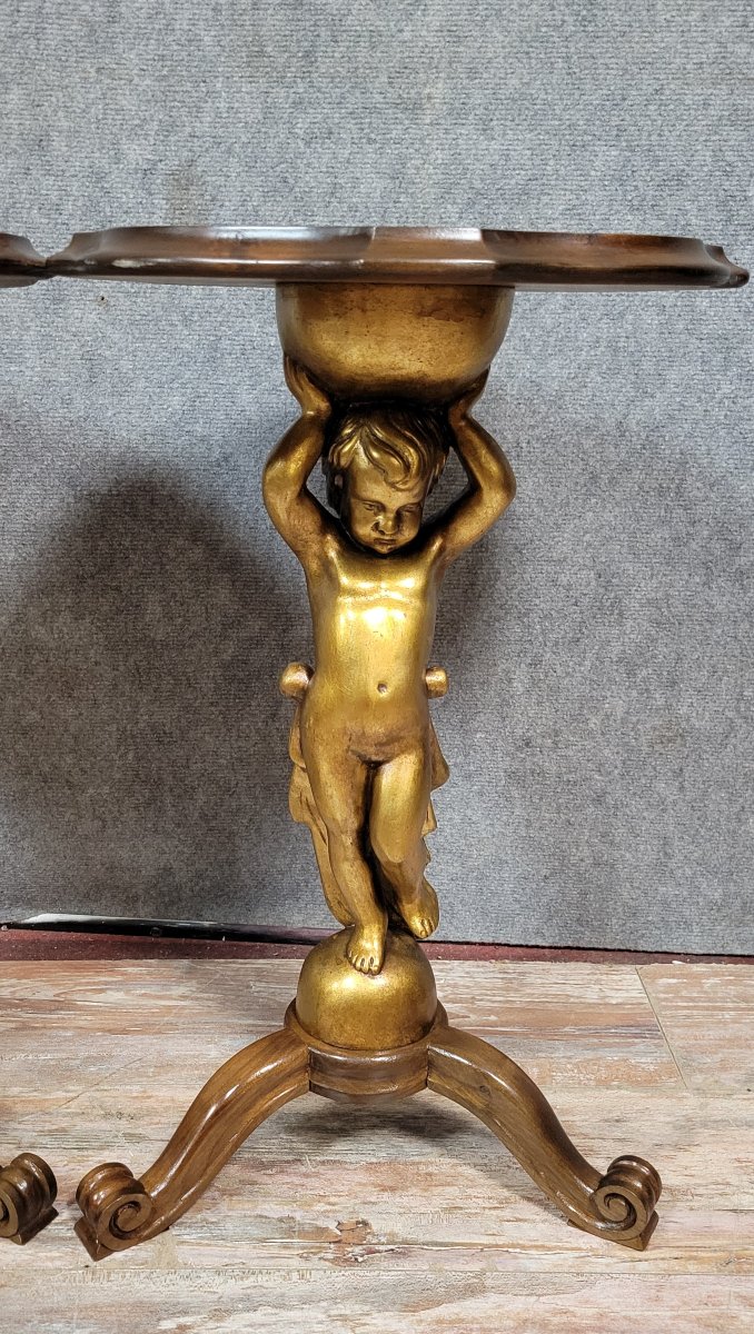 Rare paire de guéridons ou bouts de canapé aux Putti en bois doré  -photo-4
