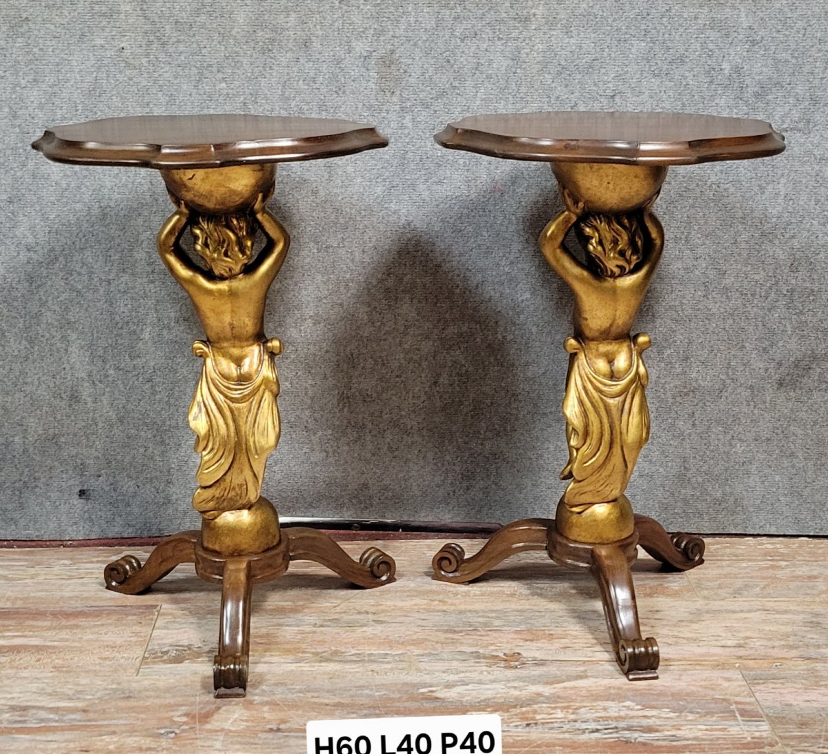 Rare paire de guéridons ou bouts de canapé aux Putti en bois doré  -photo-8