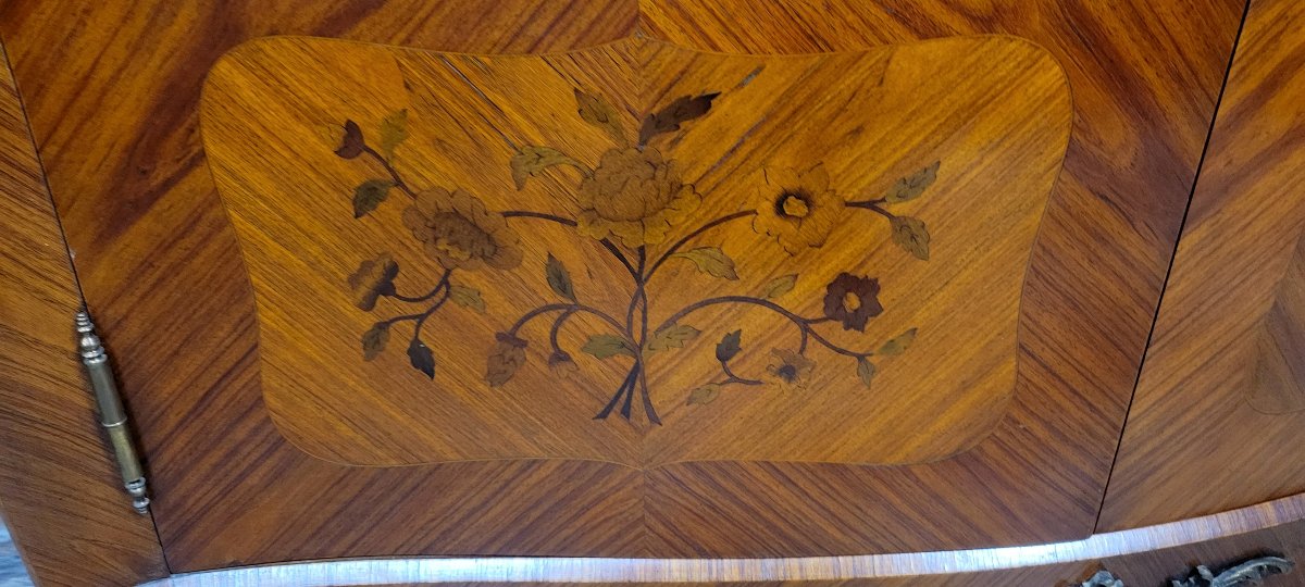 Bibliothéque galbée style Louis XV en bois de rose et marquéterie -photo-4
