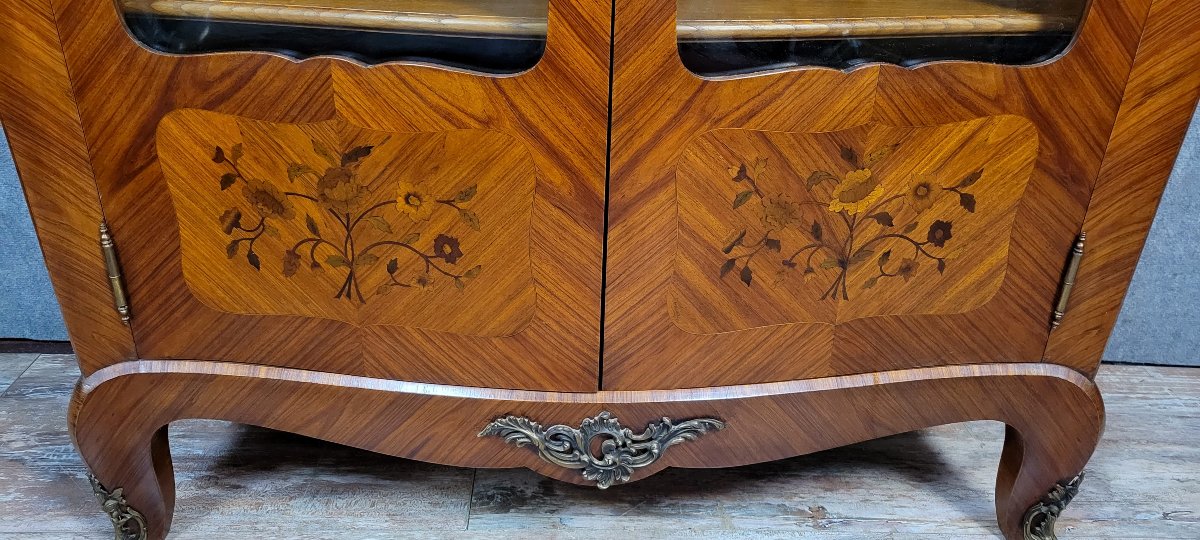 Bibliothéque galbée style Louis XV en bois de rose et marquéterie -photo-5