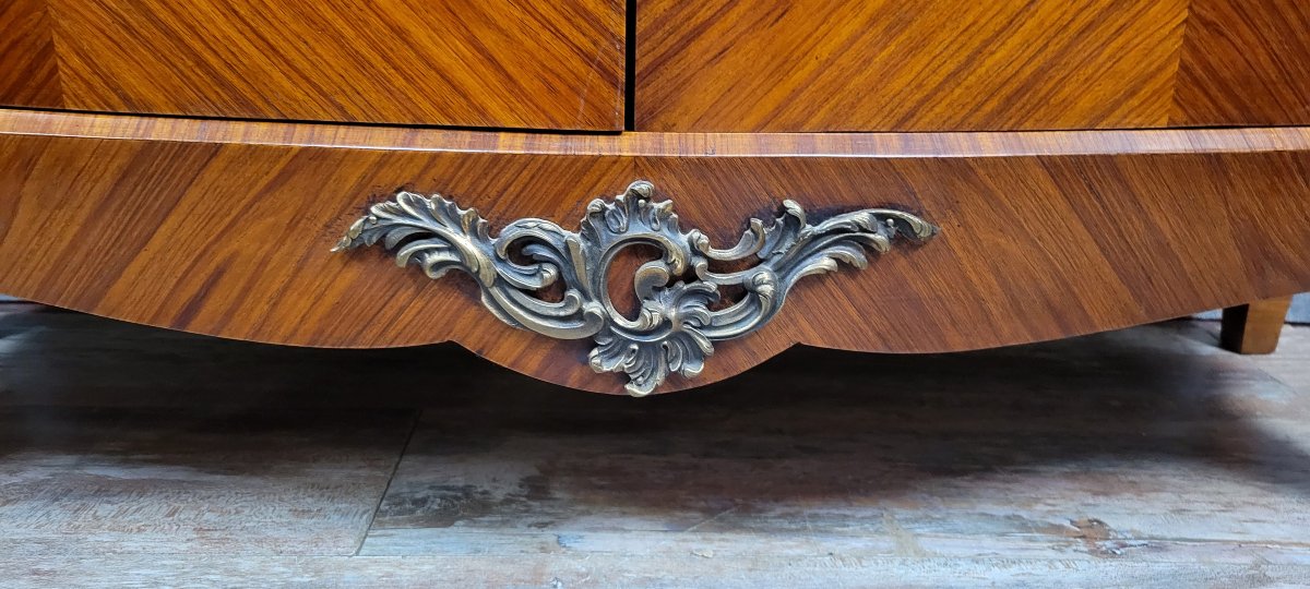 Bibliothéque galbée style Louis XV en bois de rose et marquéterie -photo-6