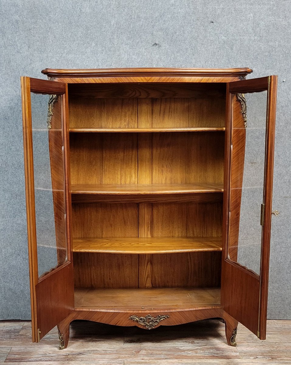 Bibliothéque galbée style Louis XV en bois de rose et marquéterie -photo-8
