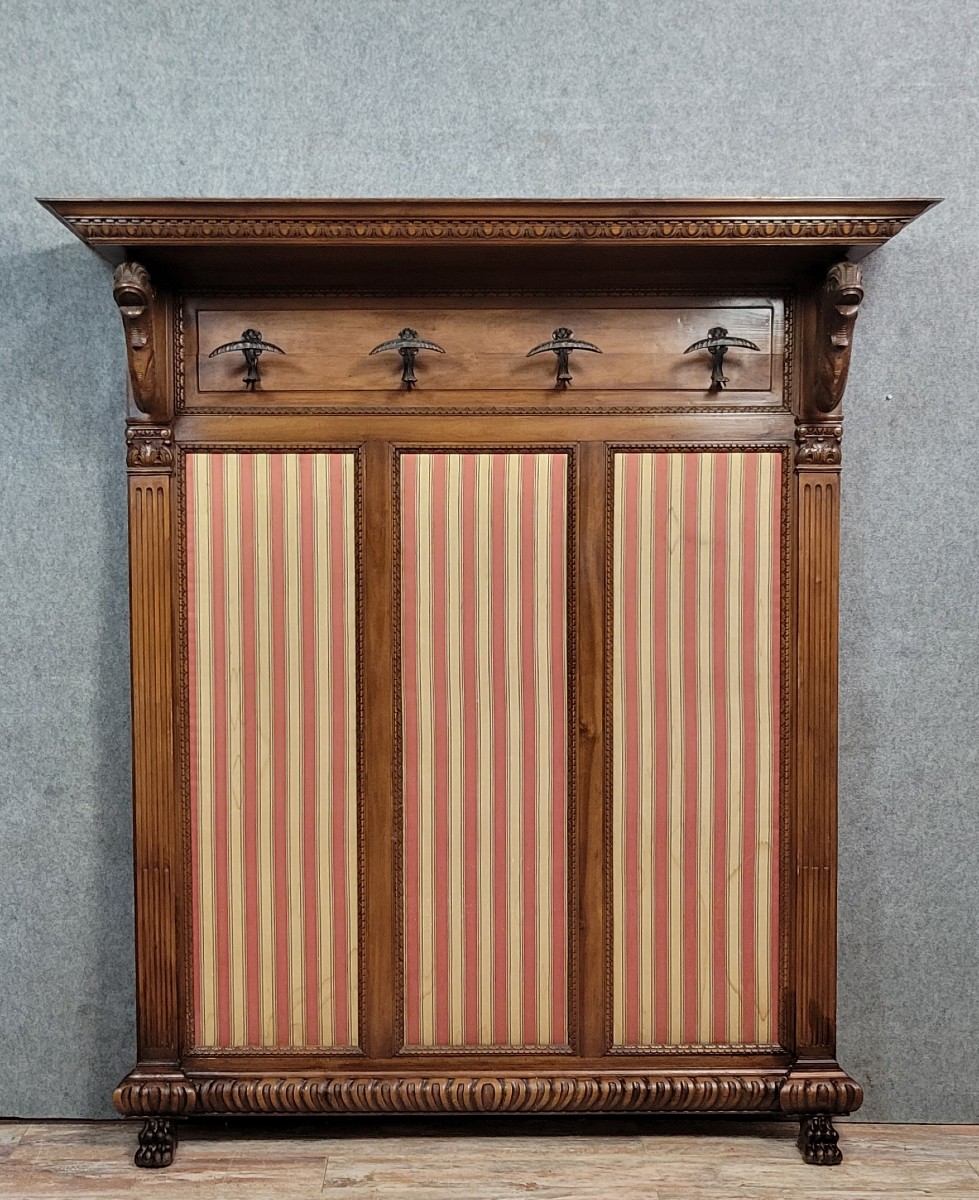 Grand porte manteaux style Renaissance en noyer 