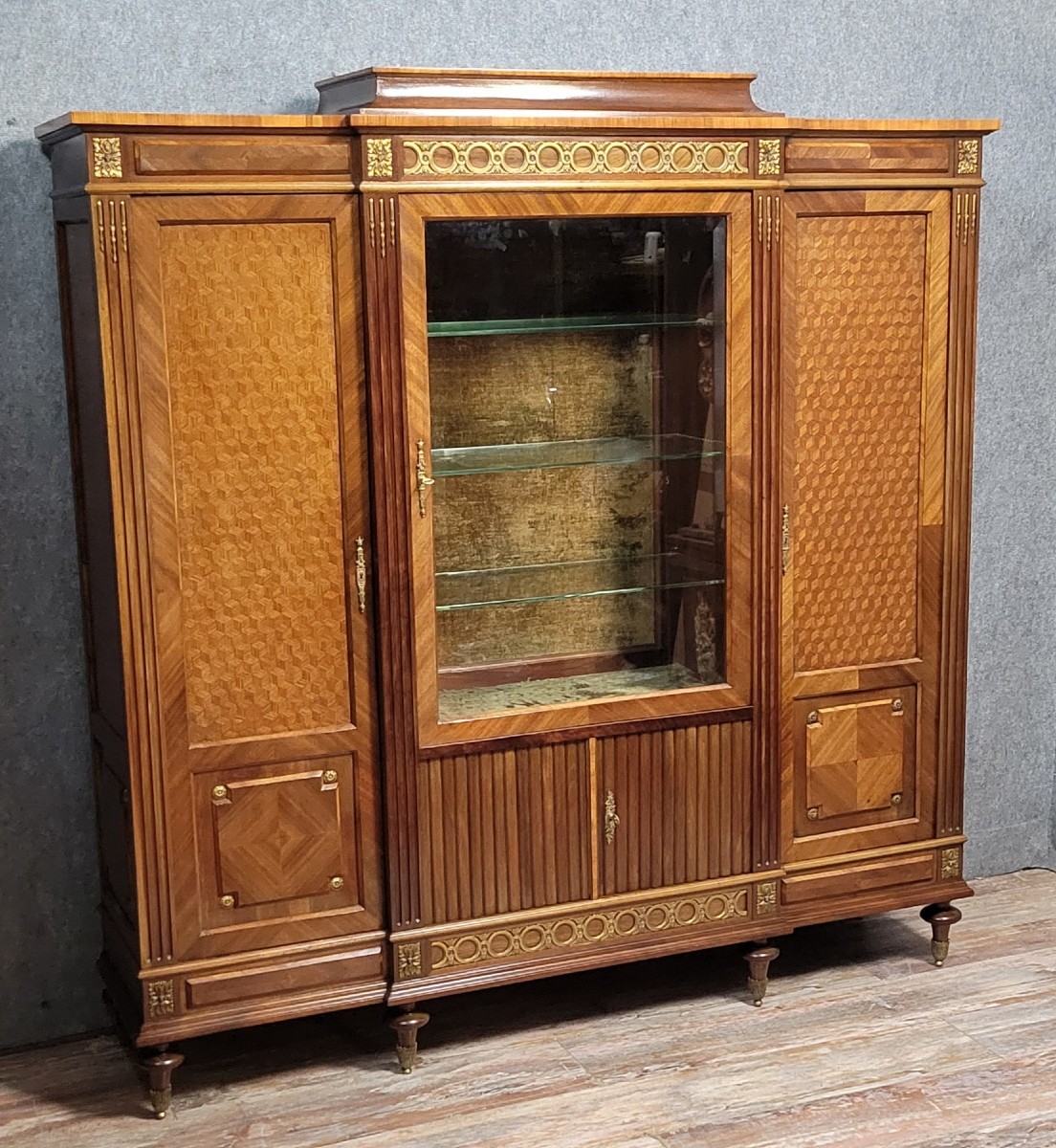 Antoine BASTET a Lyon : Rare bibliothéque style Louis XVI estampillée  