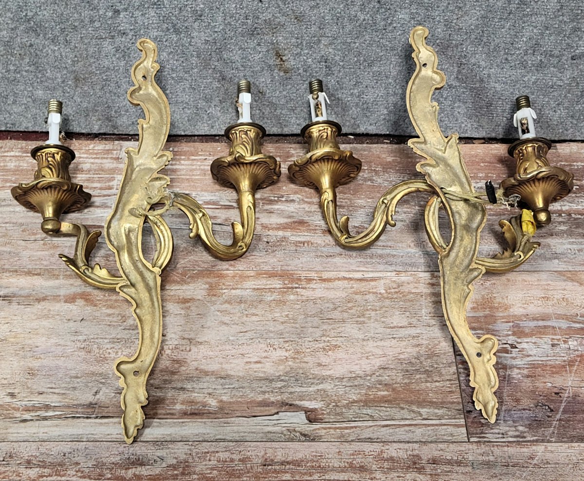 Grande Paire d’appliques de style louis XV en bronze, à deux bras de bougie-photo-7