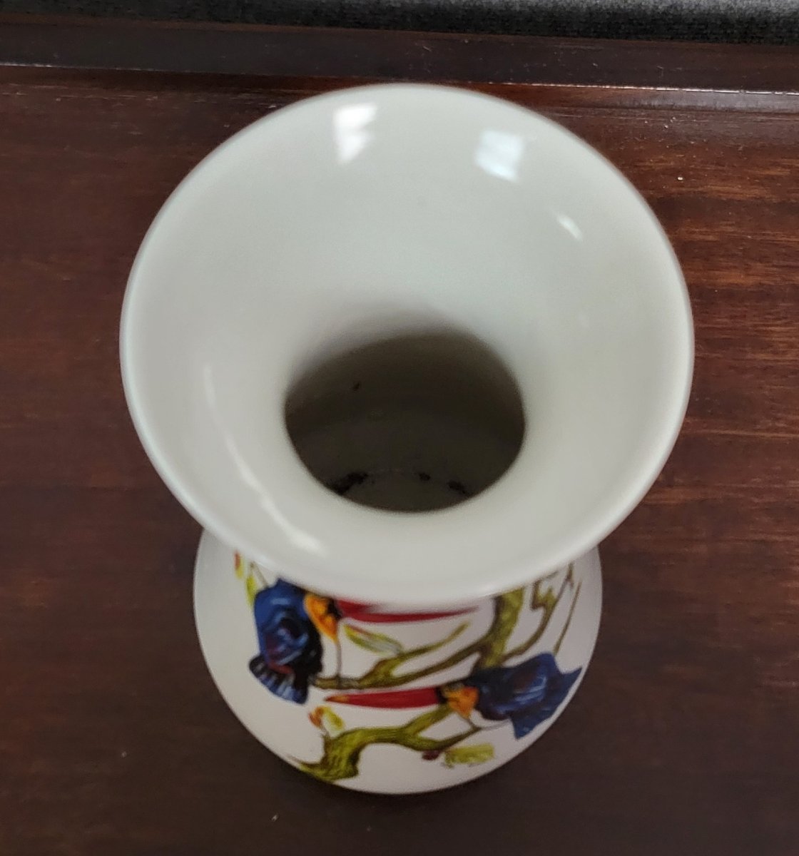 Porcelain Vase With Toucans-photo-3