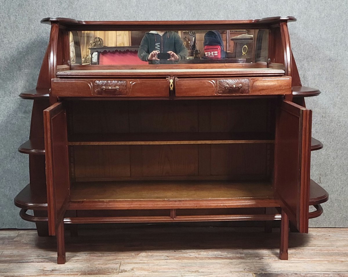 D'après Louis Majorelle : Rare et grand meuble époque Art Nouveau en acajou et cuir gauffré-photo-8