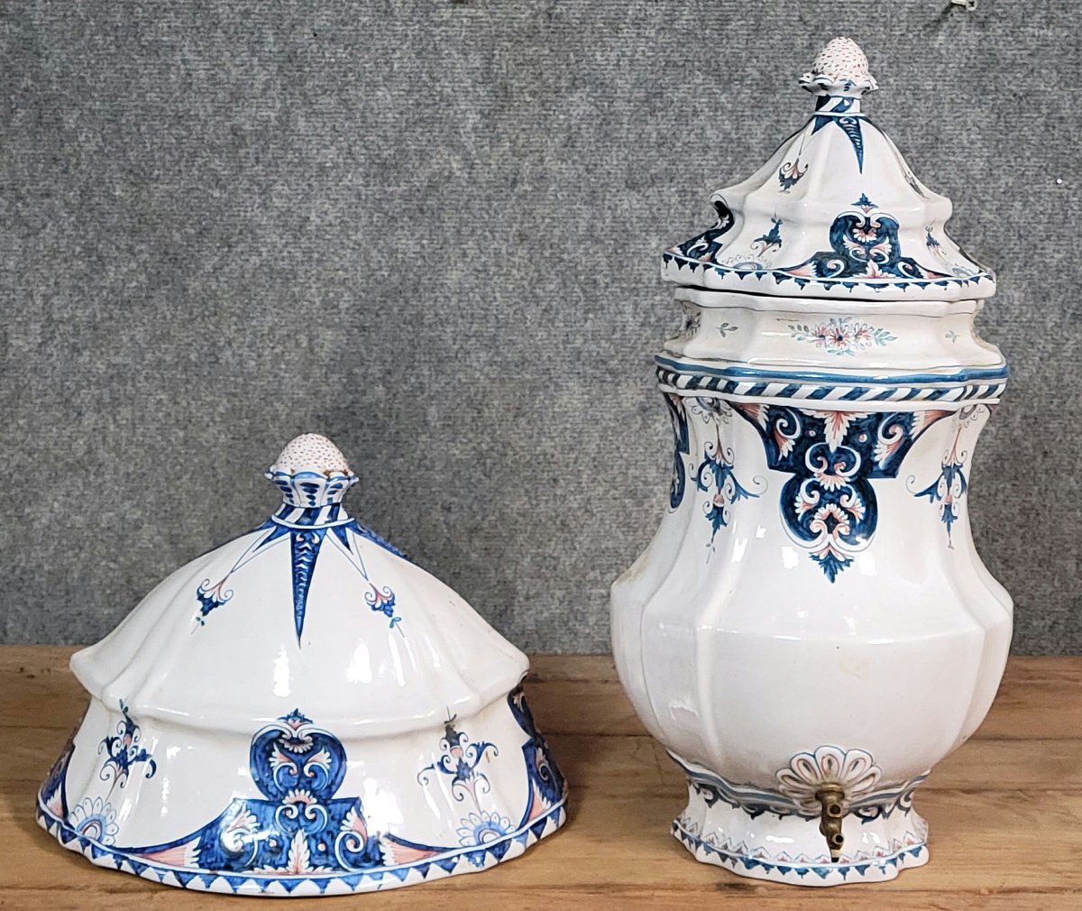 Large Earthenware Wall Fountain With Hand-painted Decorations  -photo-4