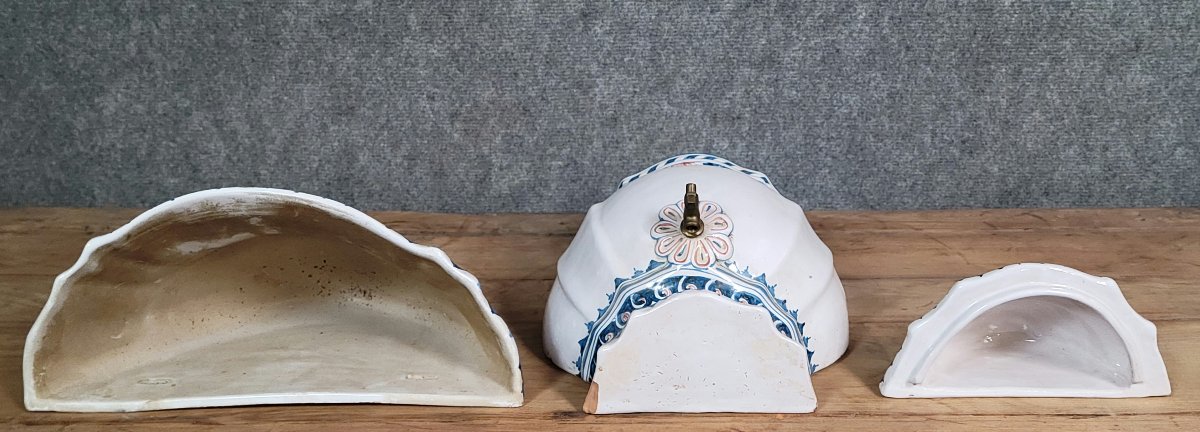 Large Earthenware Wall Fountain With Hand-painted Decorations  -photo-6