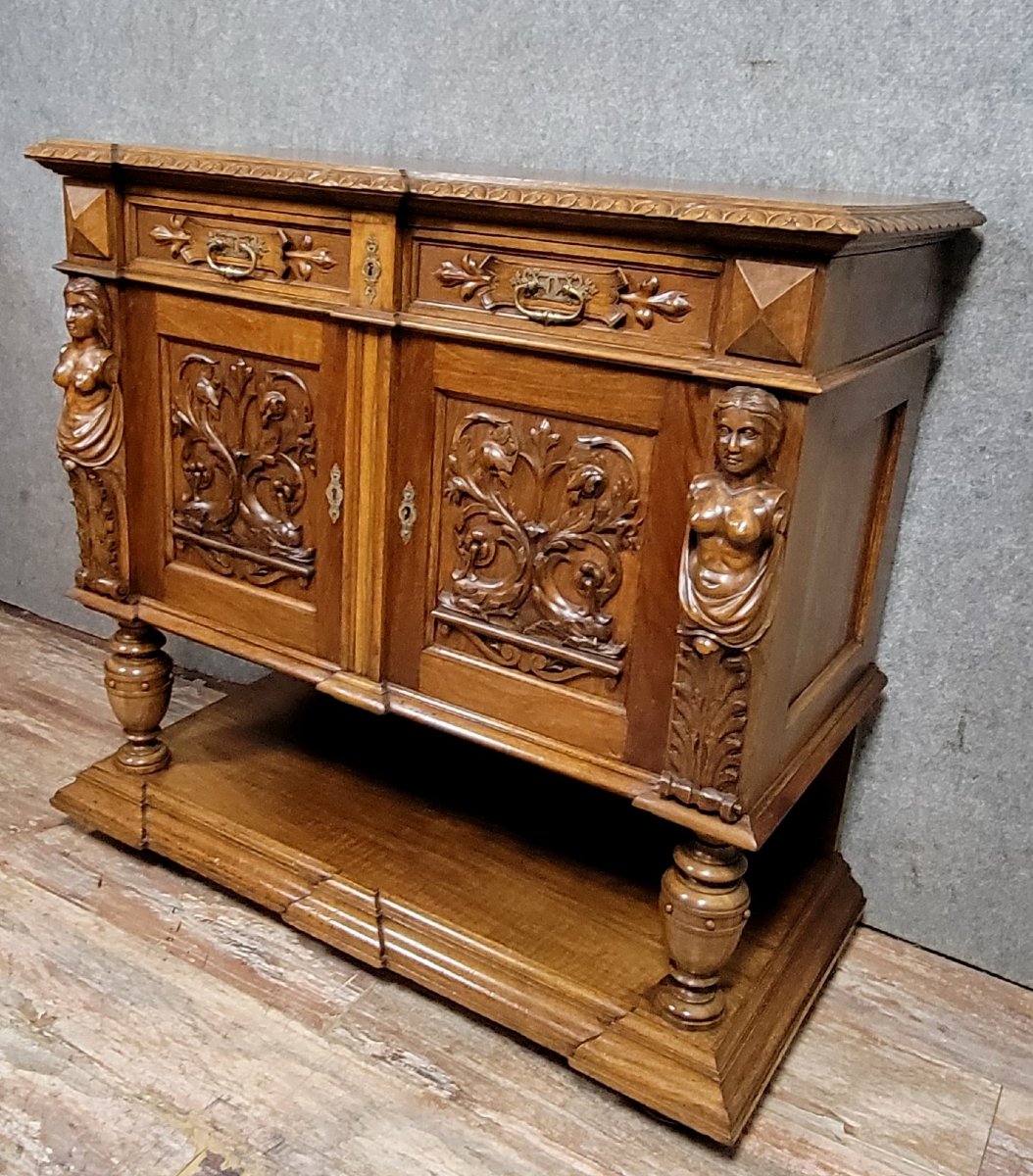  Renaissance Style Walnut Side Table With A Concealed Function / The Top Lifts Up-photo-3