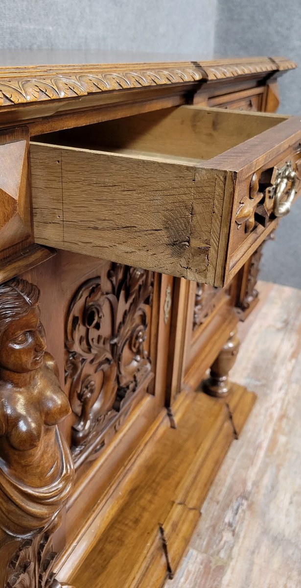  Renaissance Style Walnut Side Table With A Concealed Function / The Top Lifts Up-photo-4