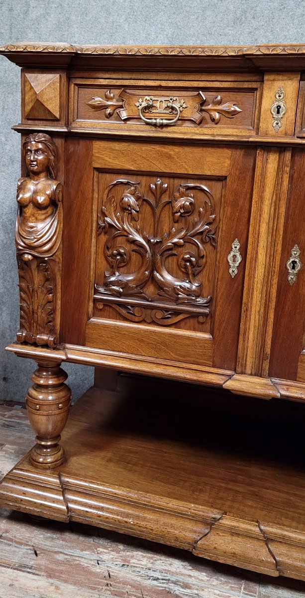  Renaissance Style Walnut Side Table With A Concealed Function / The Top Lifts Up-photo-5