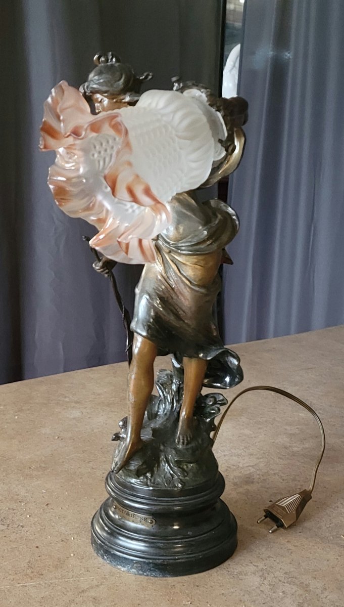 Importante lampe Art Nouveau représentant une élégante femme drapée, signée Moreau-photo-2
