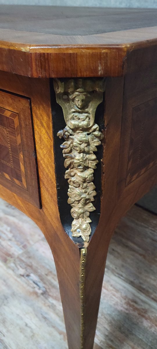 Bureau de centre style Louis XV en marqueterie, richement décoré -photo-2