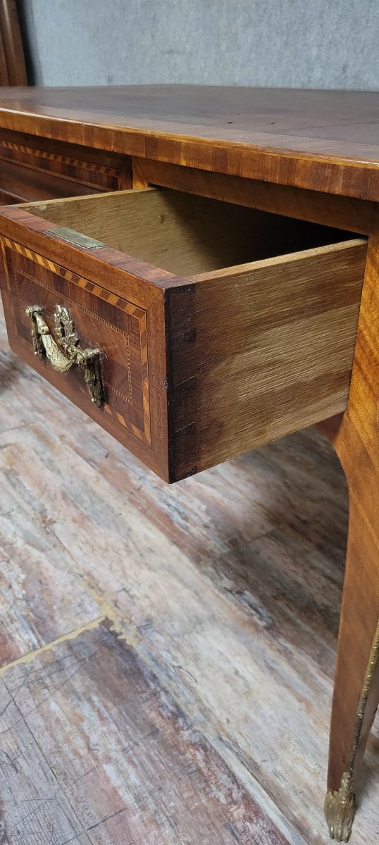 Bureau de centre style Louis XV en marqueterie, richement décoré -photo-5