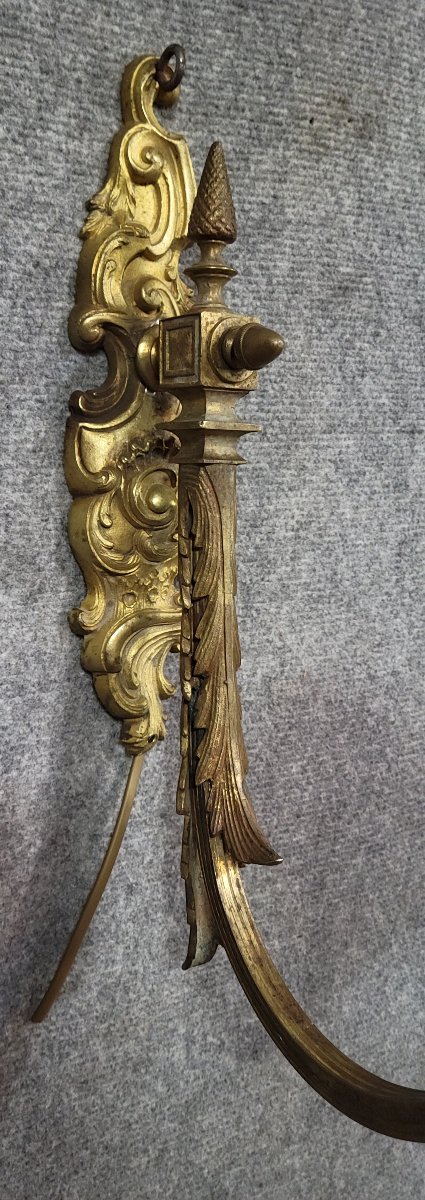 Antique Wall Sconce In Finely Chiseled Bronze-photo-3