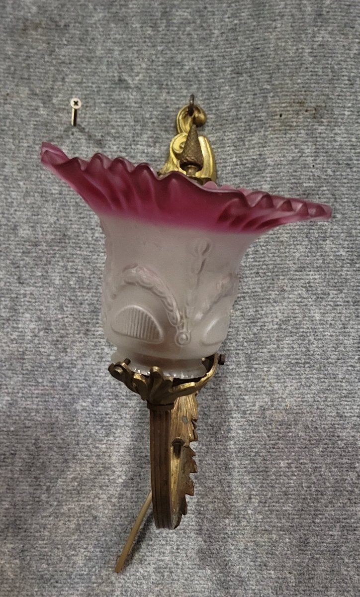 Antique Wall Sconce In Finely Chiseled Bronze-photo-5