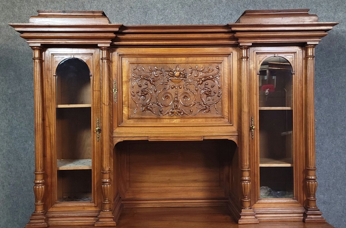 Important buffet deux-corps style Renaissance en noyer massif-photo-2