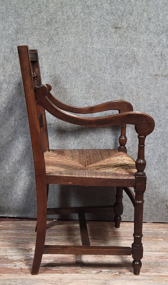 fauteuil style Renaissance en bois massif, dotée d’un dossier à petites colonnettes-photo-1