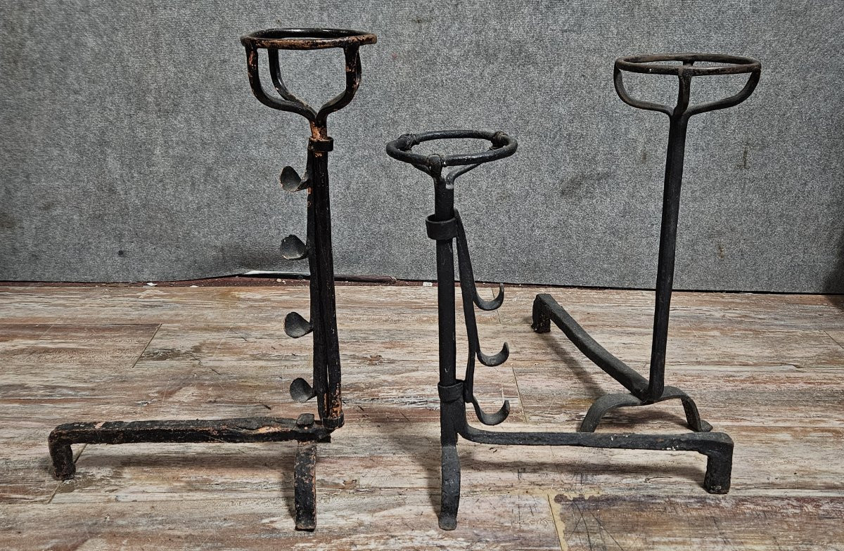 Ensemble de trois hâtiers (ou landiers) en fer forgé, datant des XVIIᵉ et XVIIIᵉ-photo-4