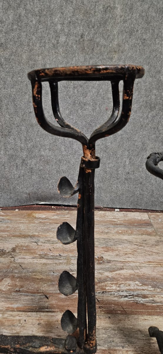 Ensemble de trois hâtiers (ou landiers) en fer forgé, datant des XVIIᵉ et XVIIIᵉ-photo-5
