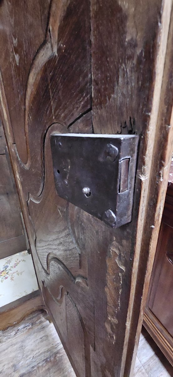 Armoire ancienne époque Louis XV en bois massif (chene et noyer)   -photo-3