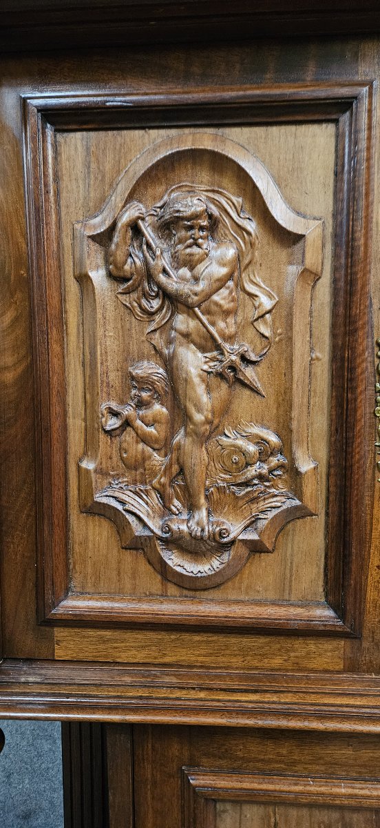 Cabinet ancien sculpté en noyer avec panneaux en terre cuite – Style Renaissance – XIXe siècle -photo-1