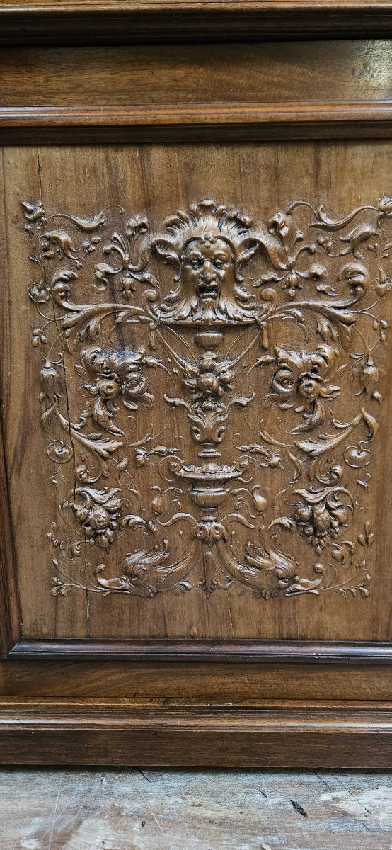 Cabinet ancien sculpté en noyer avec panneaux en terre cuite – Style Renaissance – XIXe siècle -photo-3