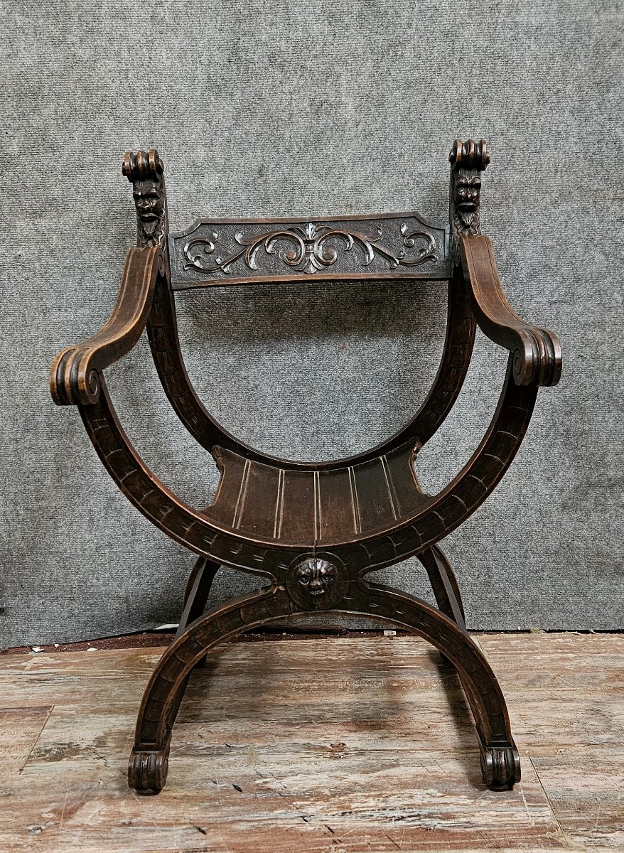 Fauteuil curule ancien en bois sculpté – Style Renaissance / Savonarole  -photo-1