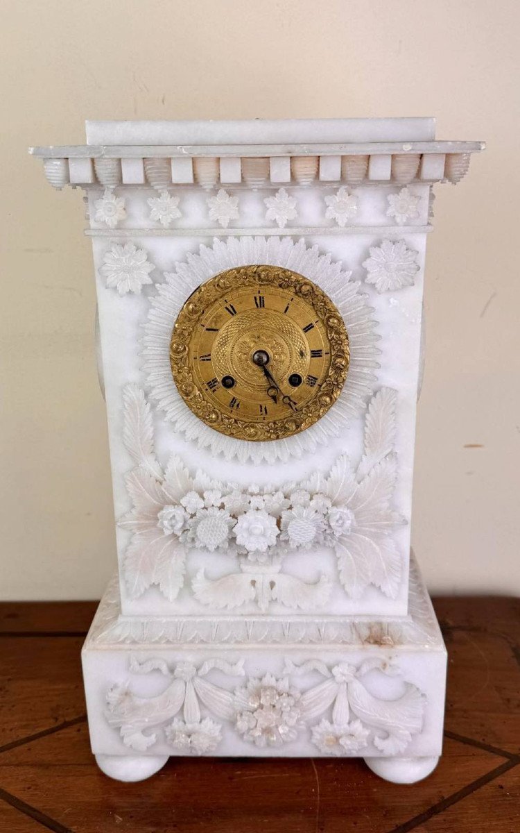 Alabaster Mantel Clock, Featuring A Richly Sculpted Facade With Floral Motifs.-photo-2