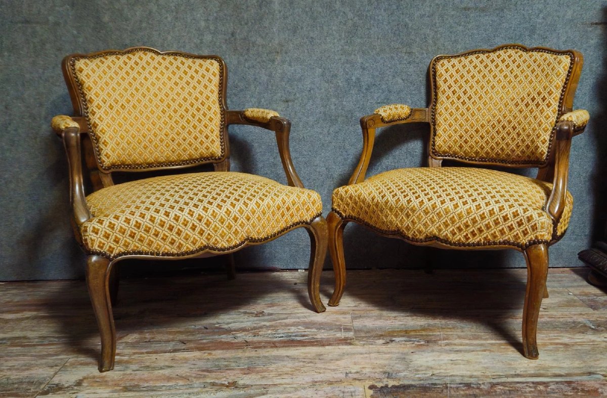 Paire de fauteuils anciens en noyer – style Louis XV-photo-2