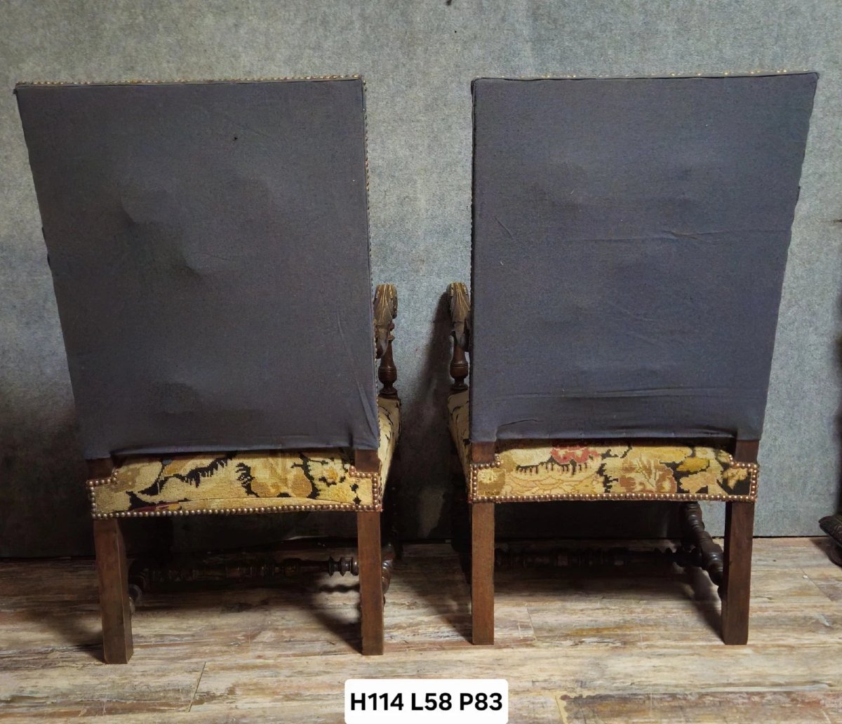 Paire de fauteuils anciens en bois sculpté – Tapisserie figurative aux petits points - XIXe sie-photo-7
