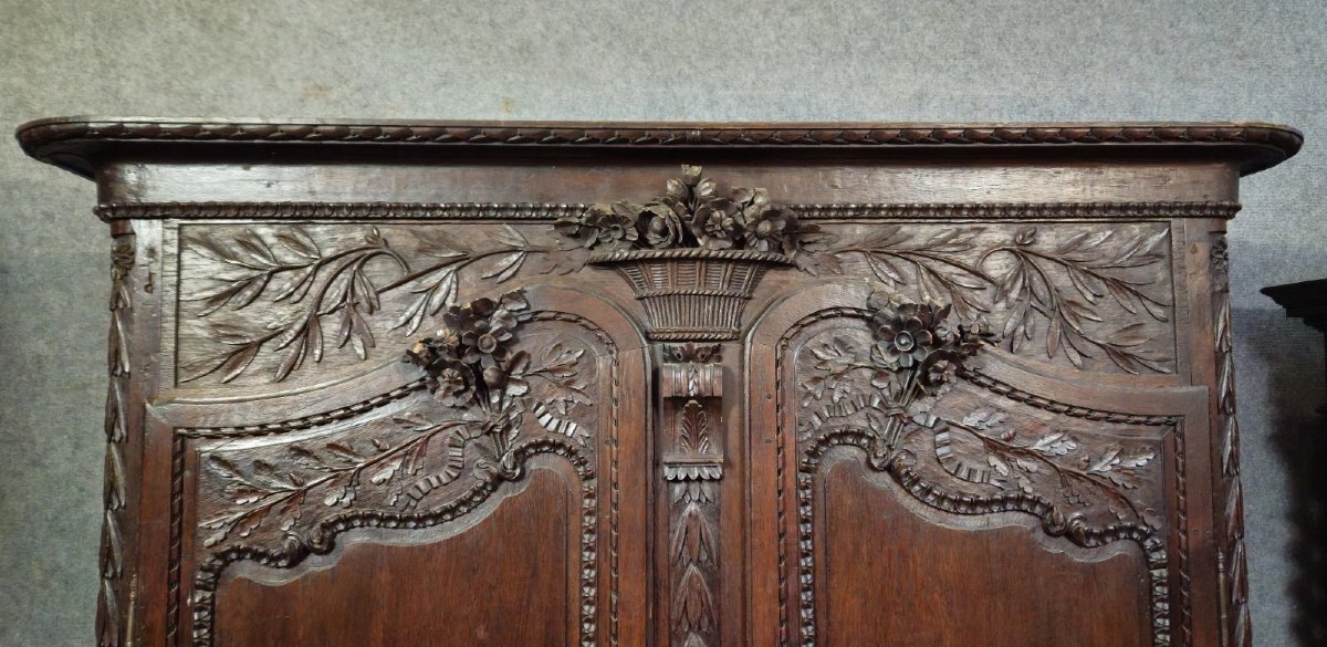 Norman Wedding Armoire In Carved Oak – Louis XV Period-photo-3