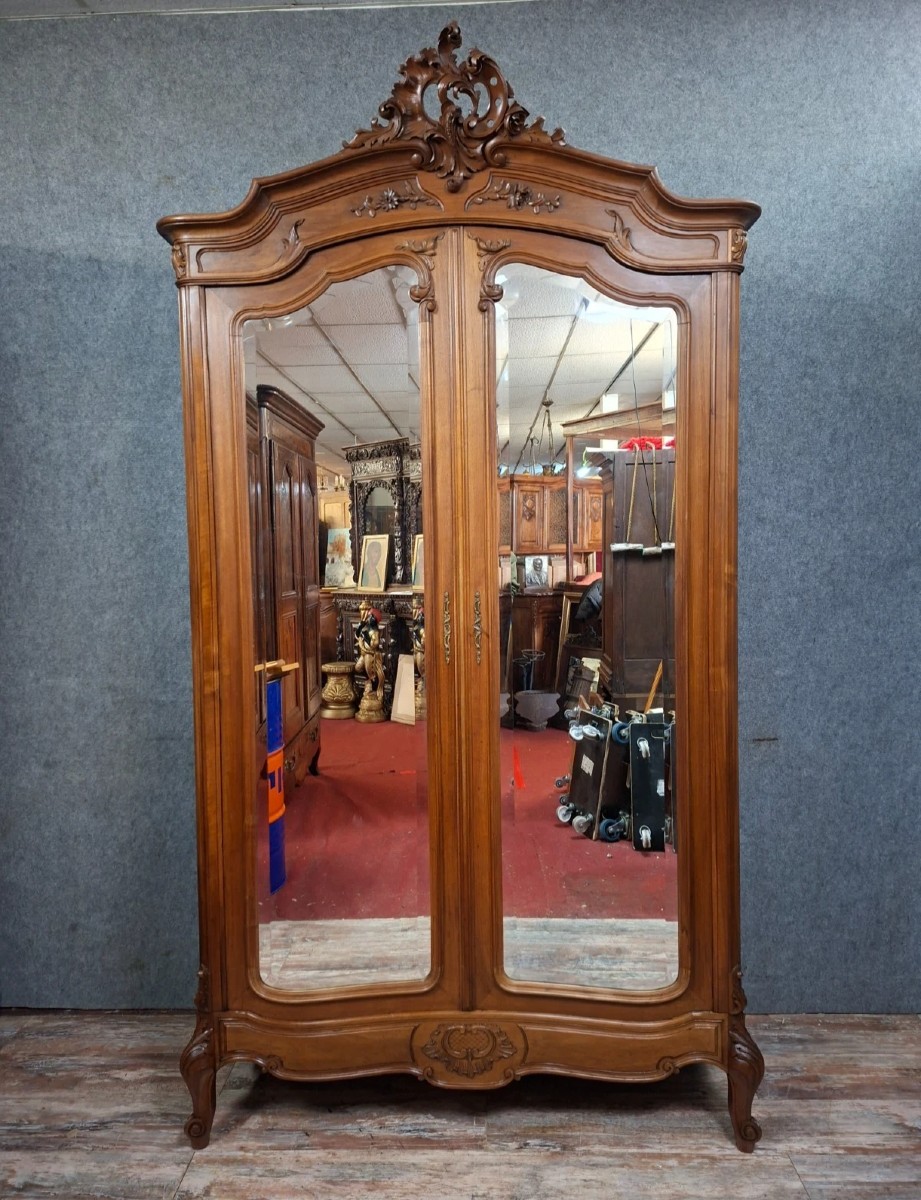 armoire ancienne en noyer sculpté – style Louis XV – portes miroir - XIXeme