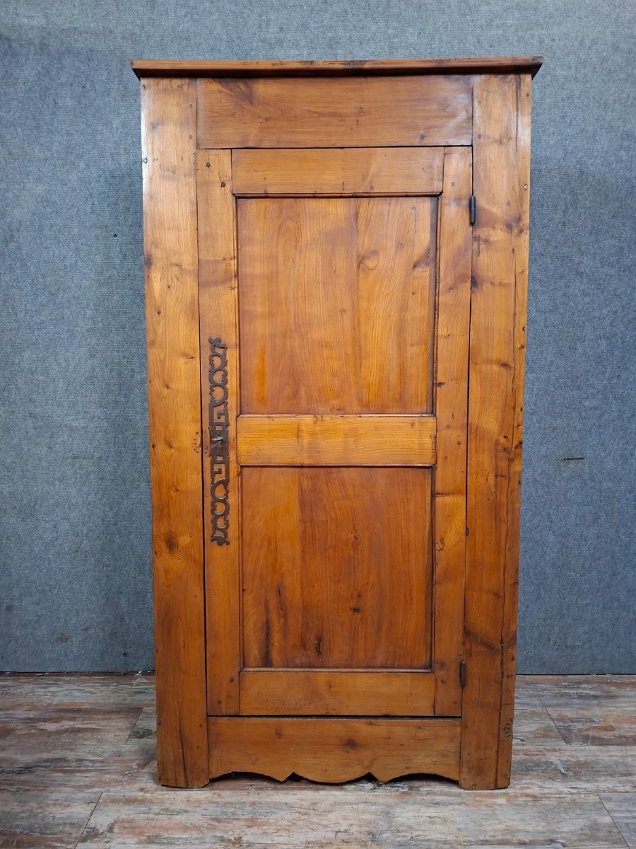 Armoire / Bonnetière rustique en bois massif – XVIIIeme - Sapin