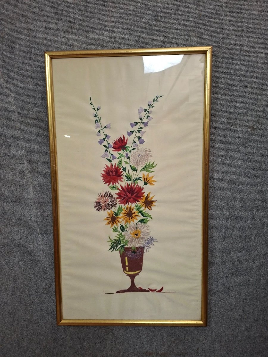 Pair Of Antique Embroidered Pictures – Framed Bouquets Of Flowers – Early 20th Century-photo-8