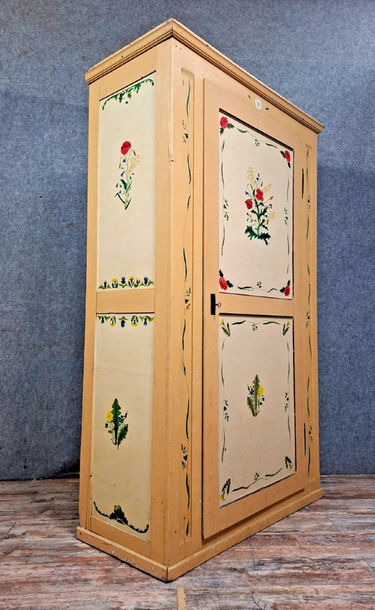 A Traditional Folk-style Cabinet, Made Of Wood And Entirely Painted.-photo-3