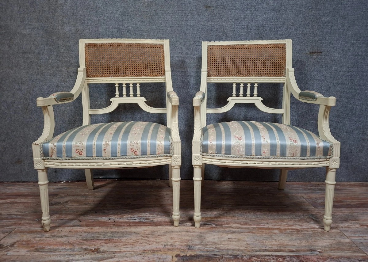 paire de fauteuils cannés de st. Louis XVI, élégants et pleins de charme / 1880
