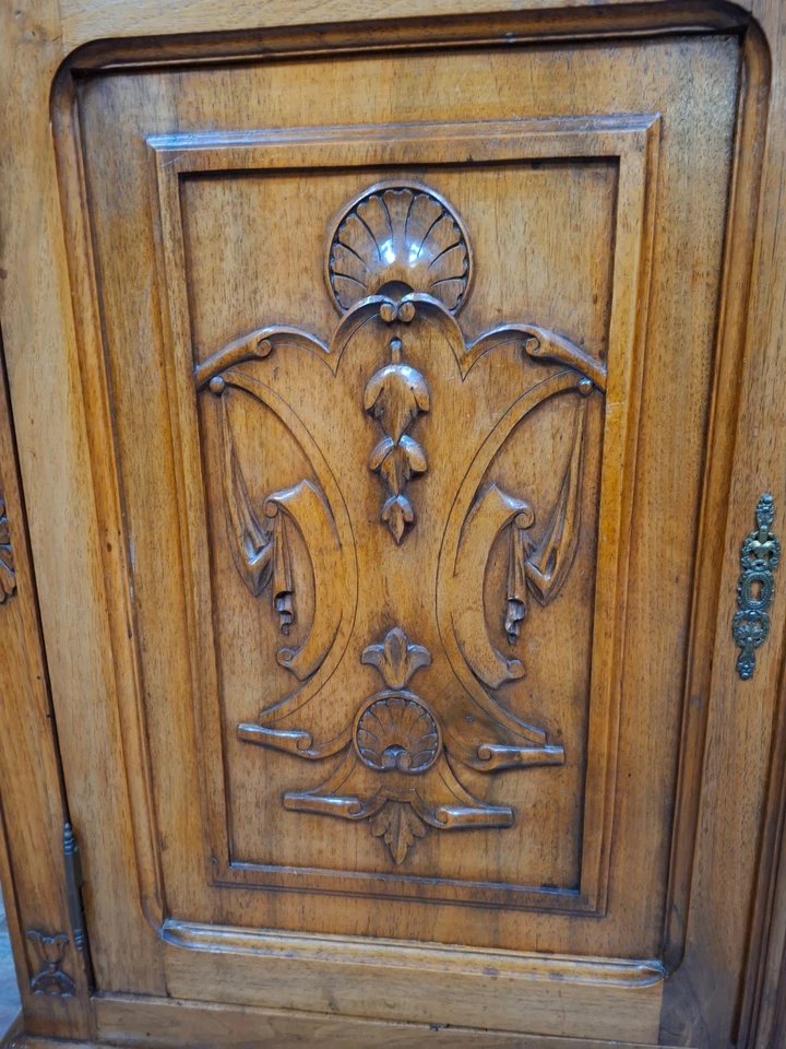 Antique Two-part Walnut Buffet Full Of Charm And Character.-photo-4